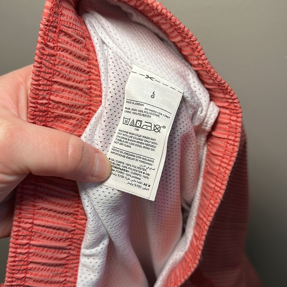 Old Navy Men’s Red Striped Swim Trunks Size L - Picture 5 of 5